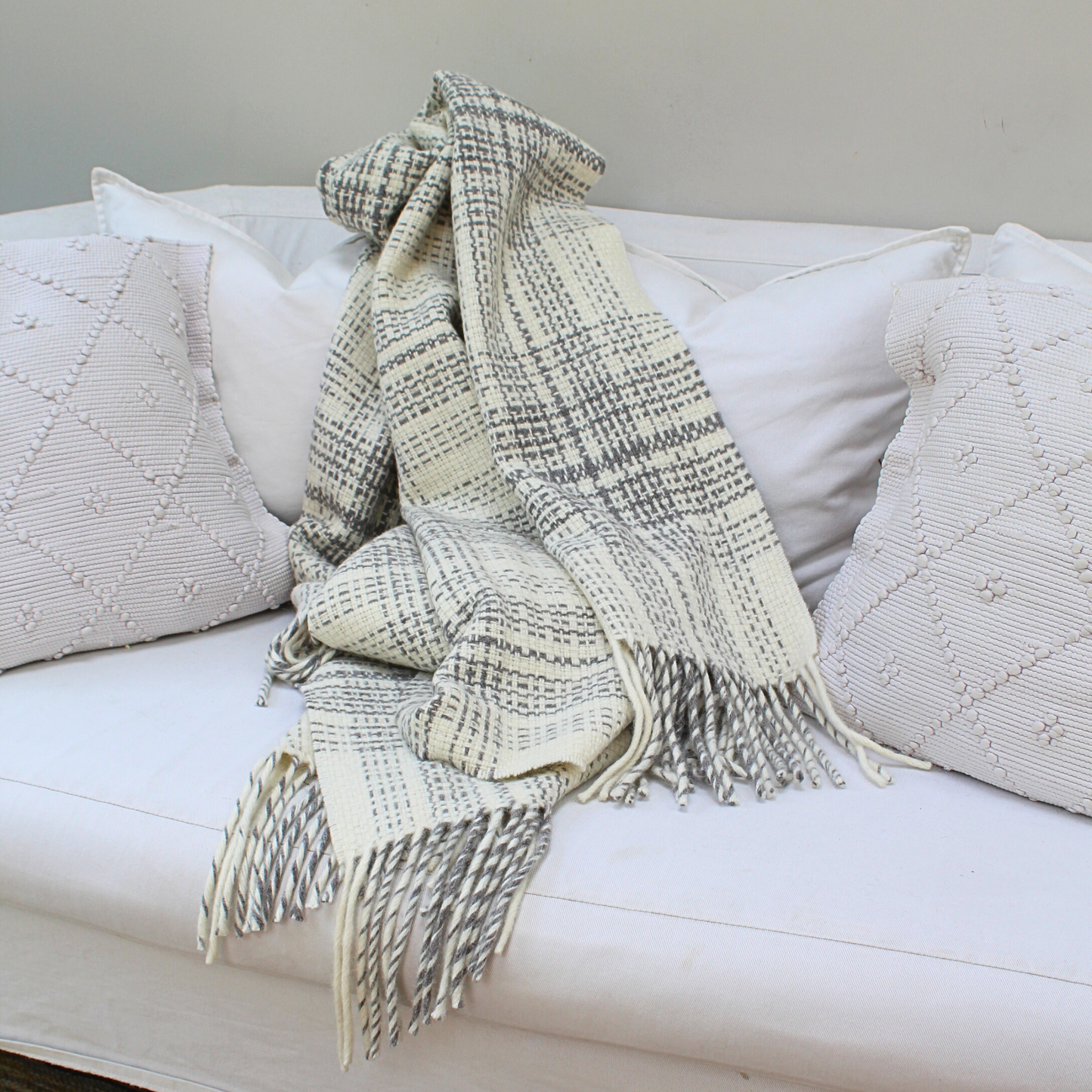 Ayni Throw