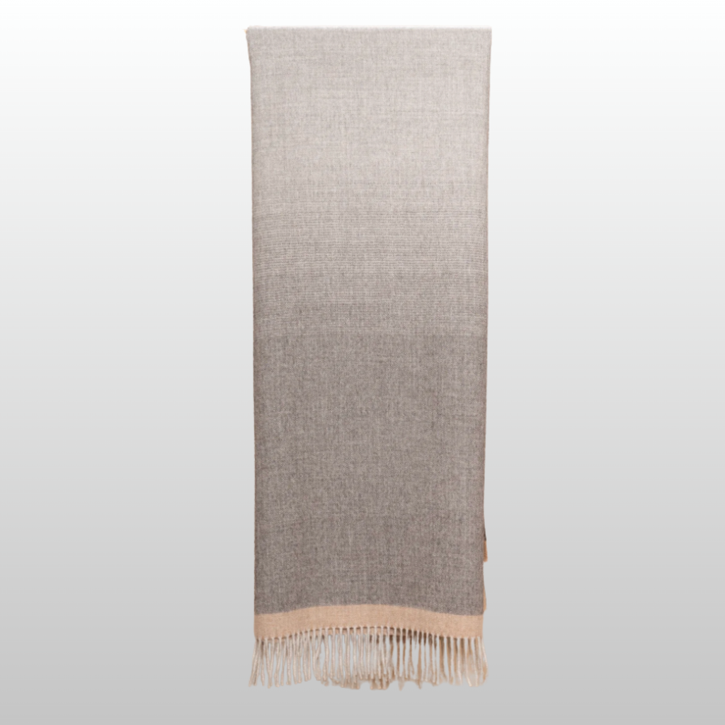 Matiz Throw Dark Grey + Light Grey Ombre