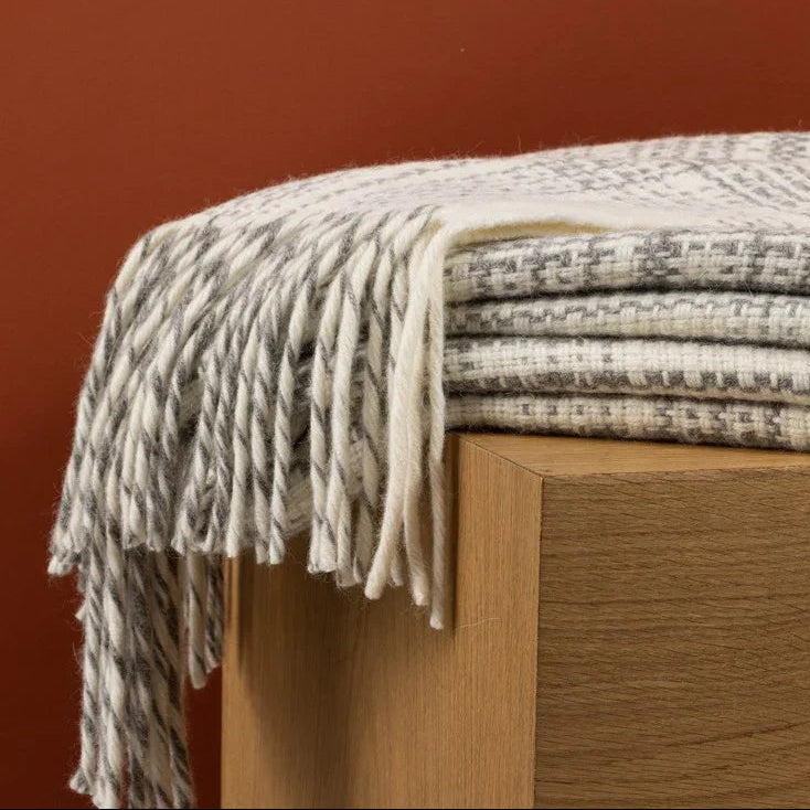 Ayni Throw Ivory