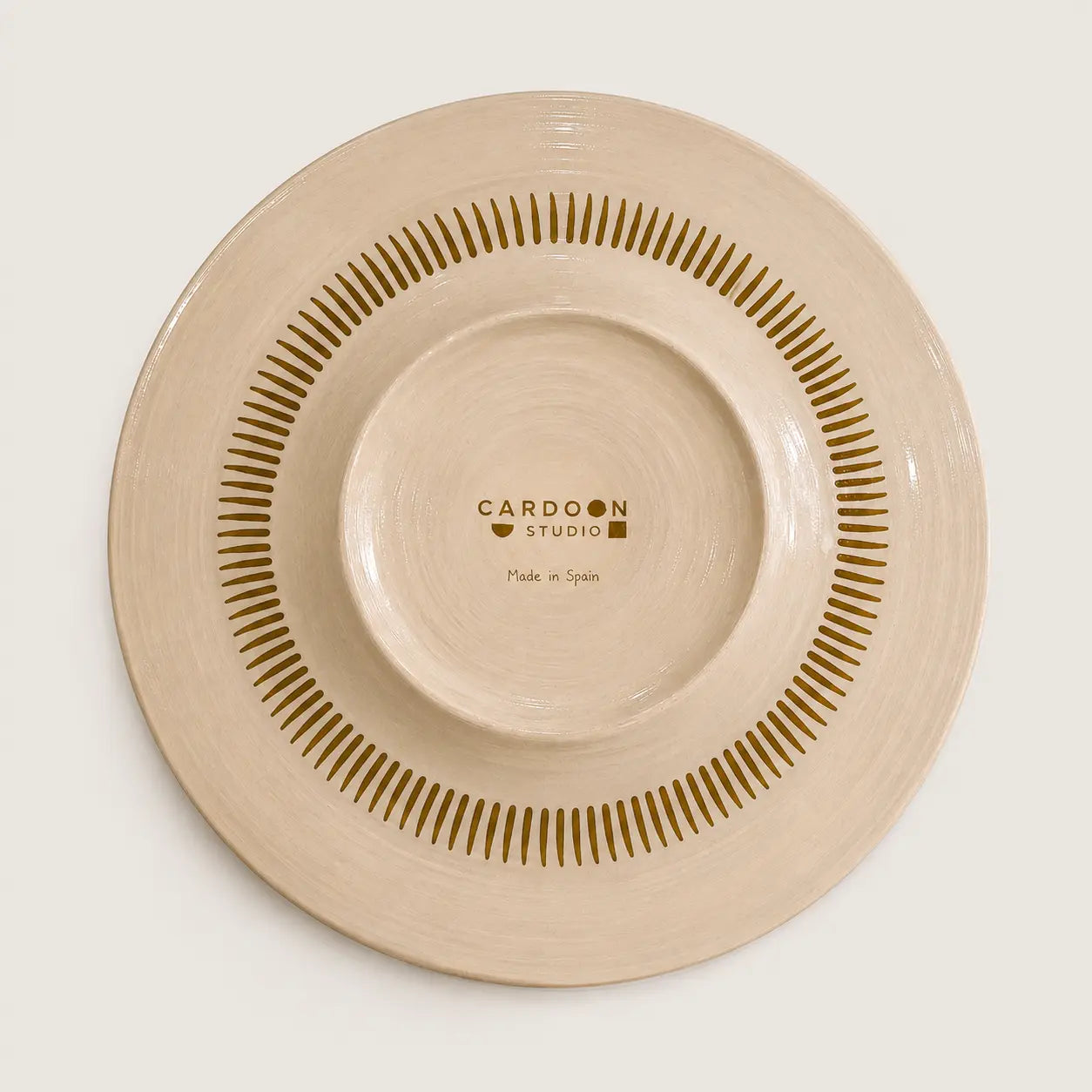 Decorative wall plate hand-painted in gold