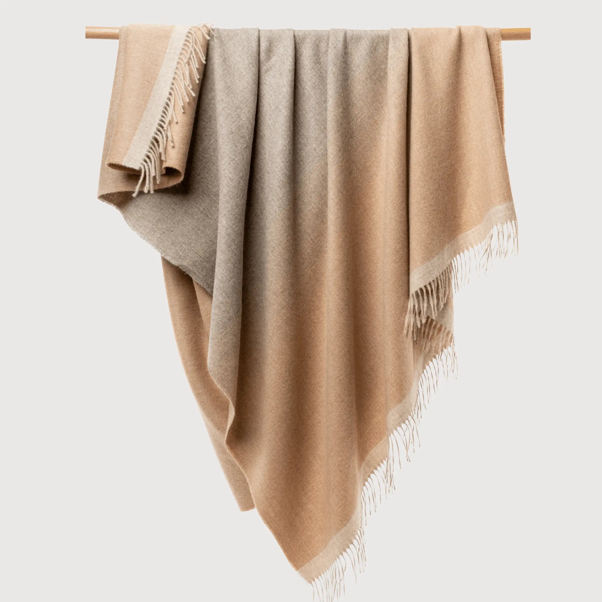 Matiz Ombré Throw • Sandstone & Beige Sand