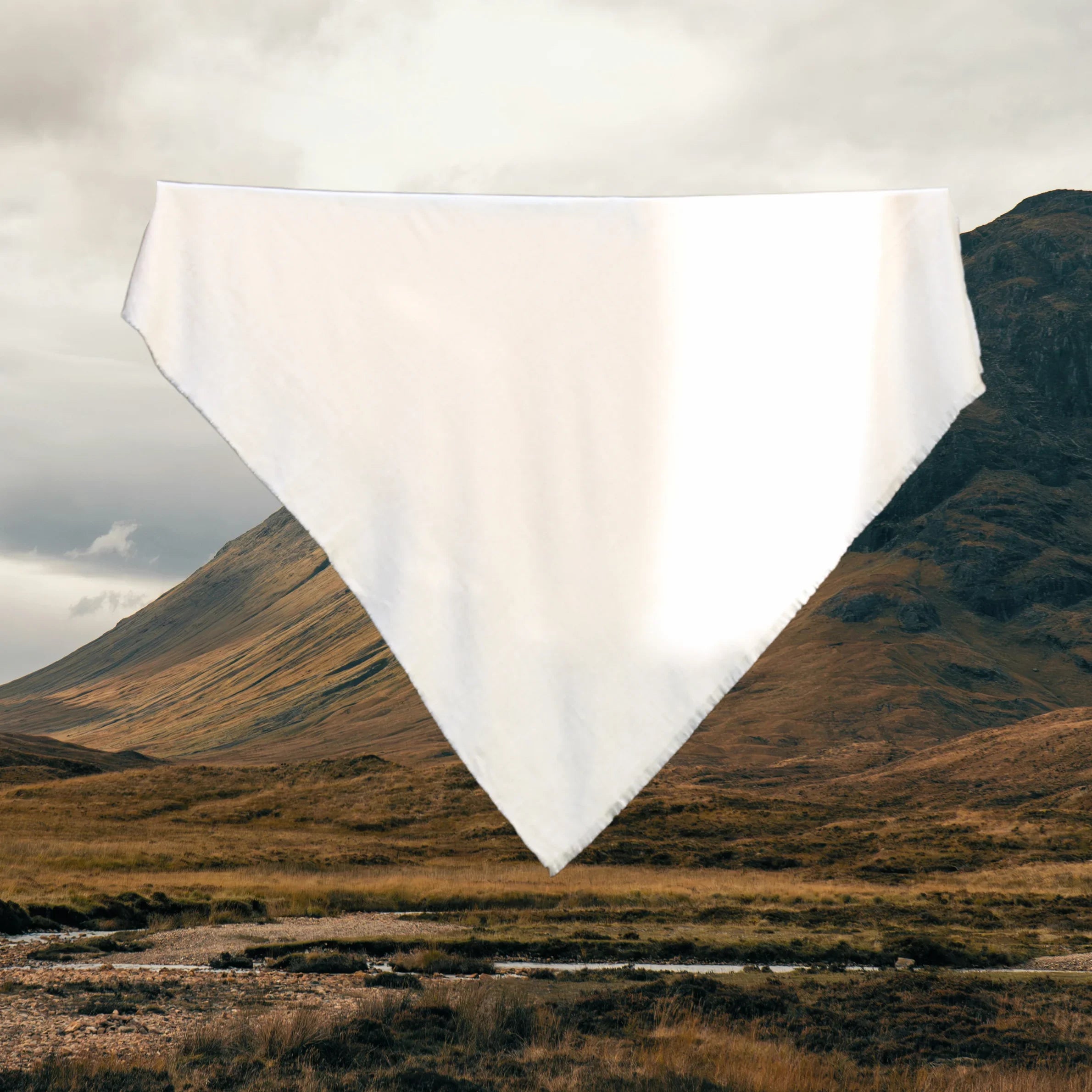 Loomlight Throw in Light Grey