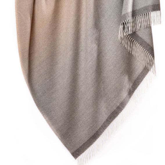 Matiz Throw Beige + Light Grey Ombre