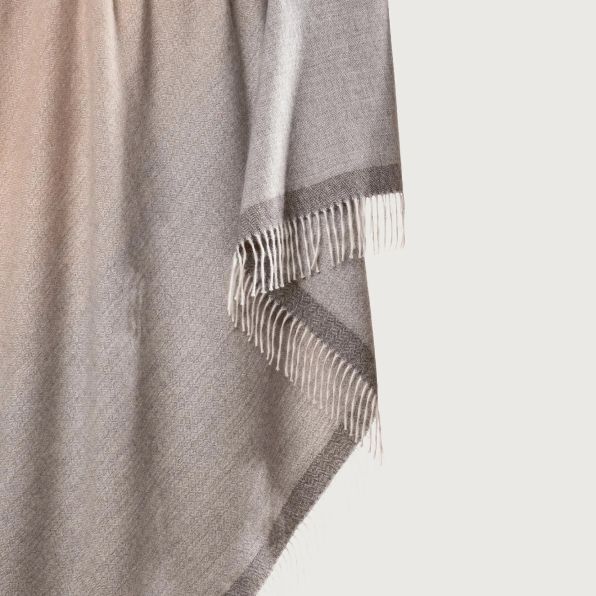 Matiz Ombré Throw • Sand & Silver Grey